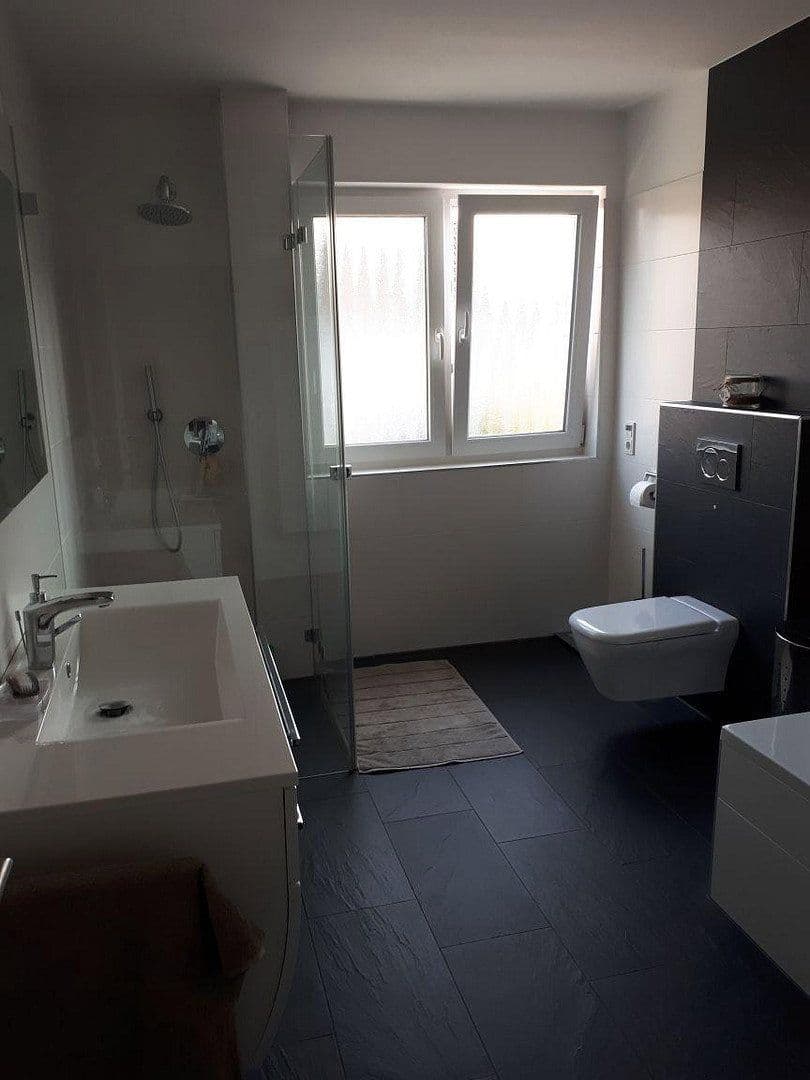 Pronájem bytu 2+1 75 m², Köln, Severní Porýní-Vestfálsko Pronájem bytu 2+1 75 m², Köln, Severní Porýní-Vestfálsko