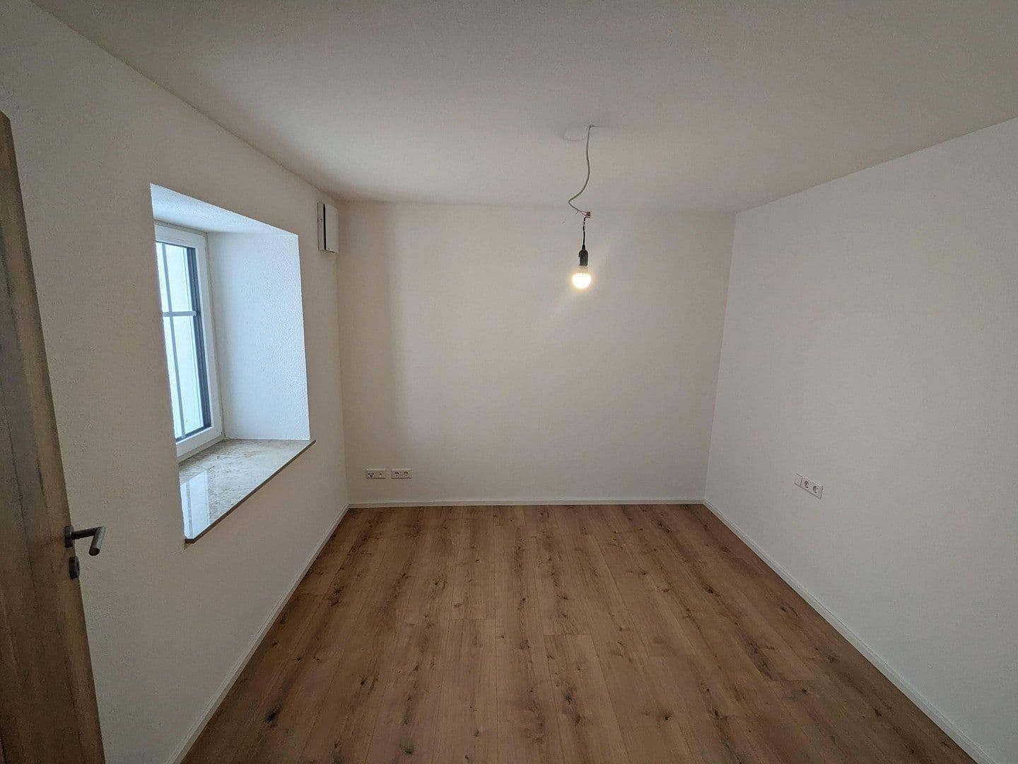 Pronájem bytu 4+1 115 m², Neresheim, Bádensko-Württembersko Pronájem bytu 4+1 115 m², Neresheim, Bádensko-Württembersko