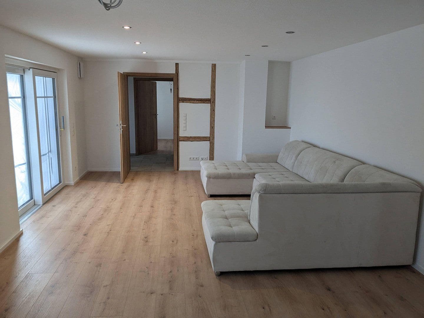 Pronájem bytu 4+1 115 m², Neresheim, Bádensko-Württembersko Pronájem bytu 4+1 115 m², Neresheim, Bádensko-Württembersko