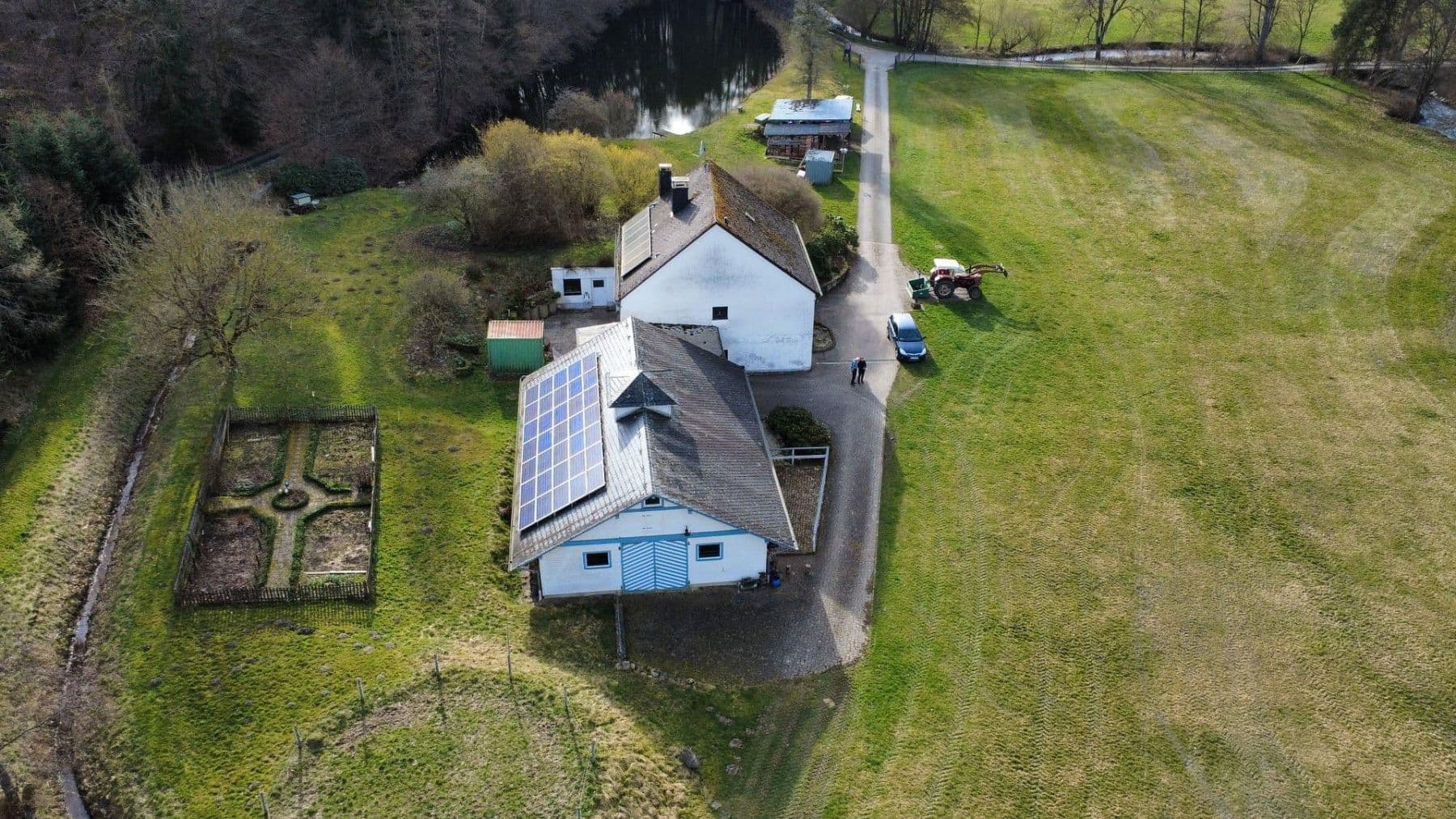 Prodej domu 180 m², pozemek 99.920 m², Geisfeld, Porýní-Falc Prodej domu 180 m², pozemek 99.920 m², Geisfeld, Porýní-Falc