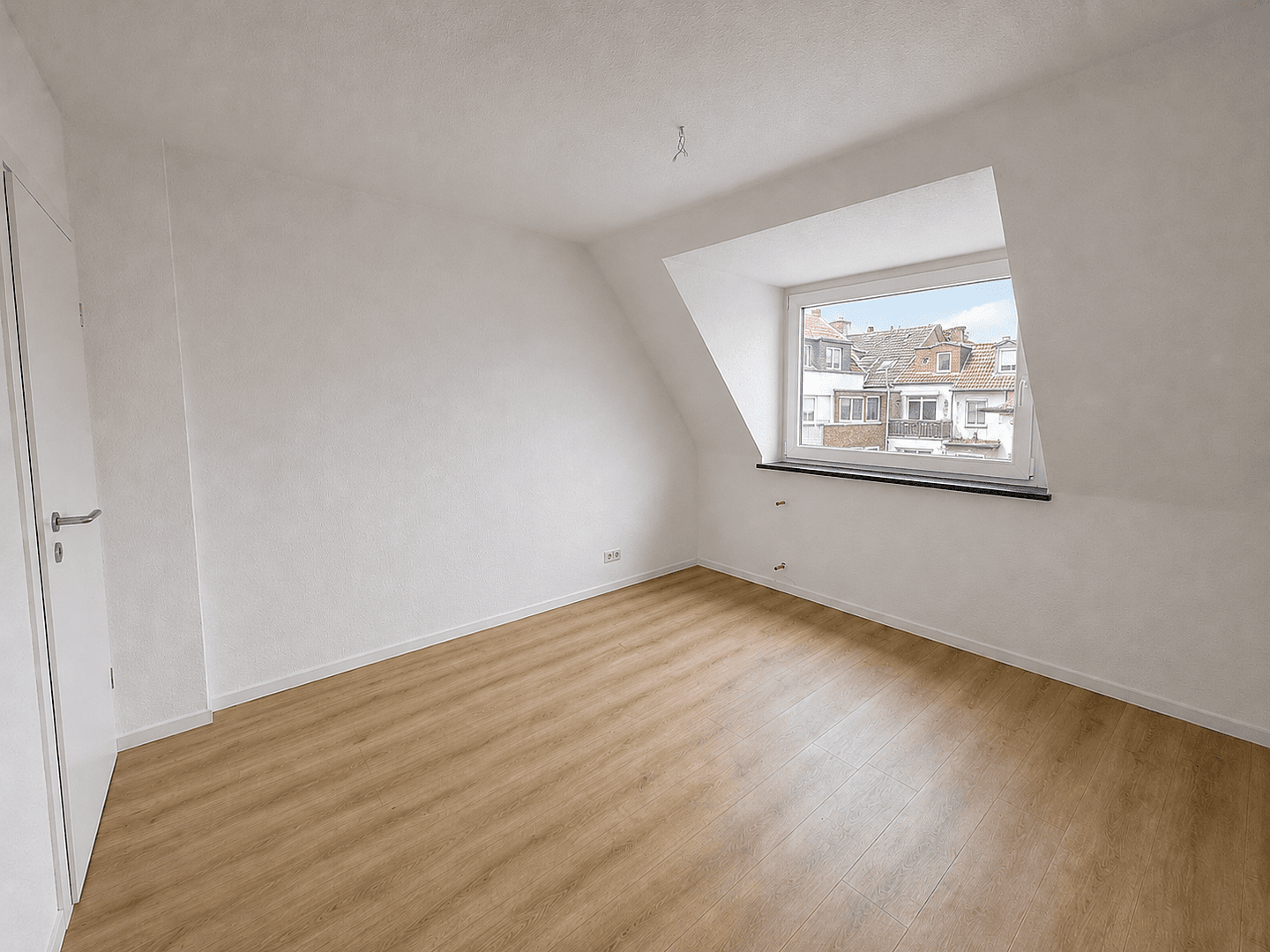 Pronájem bytu 3+1 65 m², Nikolausweg, Krefeld, Severní Porýní-Vestfálsko Pronájem bytu 3+1 65 m², Nikolausweg, Krefeld, Severní Porýní-Vestfálsko