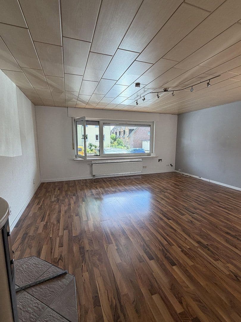 Prodej domu 228 m², pozemek 282 m², Lagesche Straße 7, Paderborn, Severní Porýní-Vestfálsko Prodej domu 228 m², pozemek 282 m², Lagesche Straße 7, Paderborn, Severní Porýní-Vestfálsko