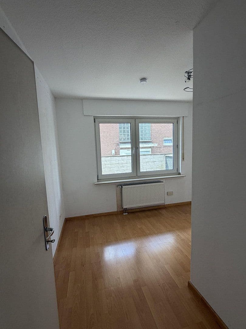 Prodej domu 228 m², pozemek 282 m², Lagesche Straße 7, Paderborn, Severní Porýní-Vestfálsko Prodej domu 228 m², pozemek 282 m², Lagesche Straße 7, Paderborn, Severní Porýní-Vestfálsko