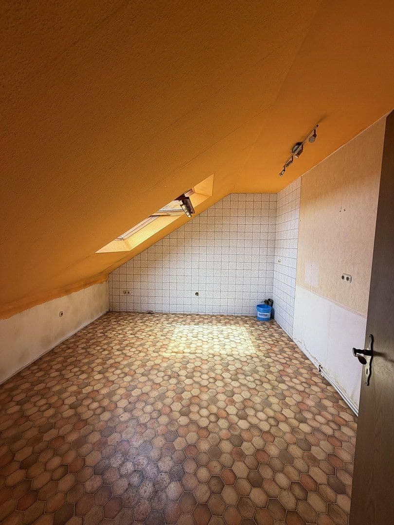 Prodej domu 228 m², pozemek 282 m², Lagesche Straße 7, Paderborn, Severní Porýní-Vestfálsko Prodej domu 228 m², pozemek 282 m², Lagesche Straße 7, Paderborn, Severní Porýní-Vestfálsko