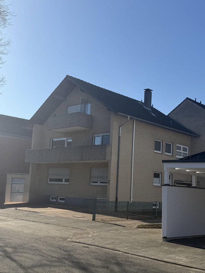 Prodej domu 228 m², pozemek 282 m², Lagesche Straße 7, Paderborn, Severní Porýní-Vestfálsko Prodej domu 228 m², pozemek 282 m², Lagesche Straße 7, Paderborn, Severní Porýní-Vestfálsko