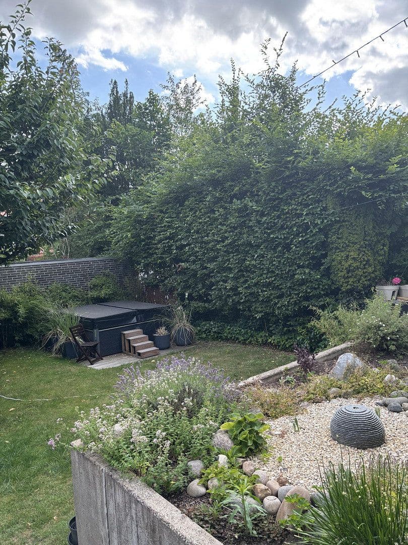 Prodej domu 178 m², pozemek 517 m², Hemmingen, Dolní Sasko Prodej domu 178 m², pozemek 517 m², Hemmingen, Dolní Sasko