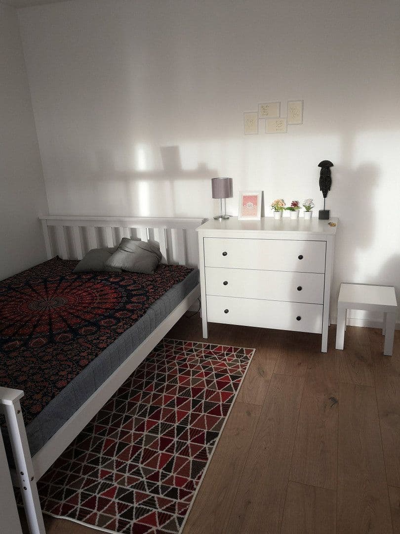Pronájem bytu 1+1 35 m², Hauzenberger Str. 20, München, Bavorsko Pronájem bytu 1+1 35 m², Hauzenberger Str. 20, München, Bavorsko