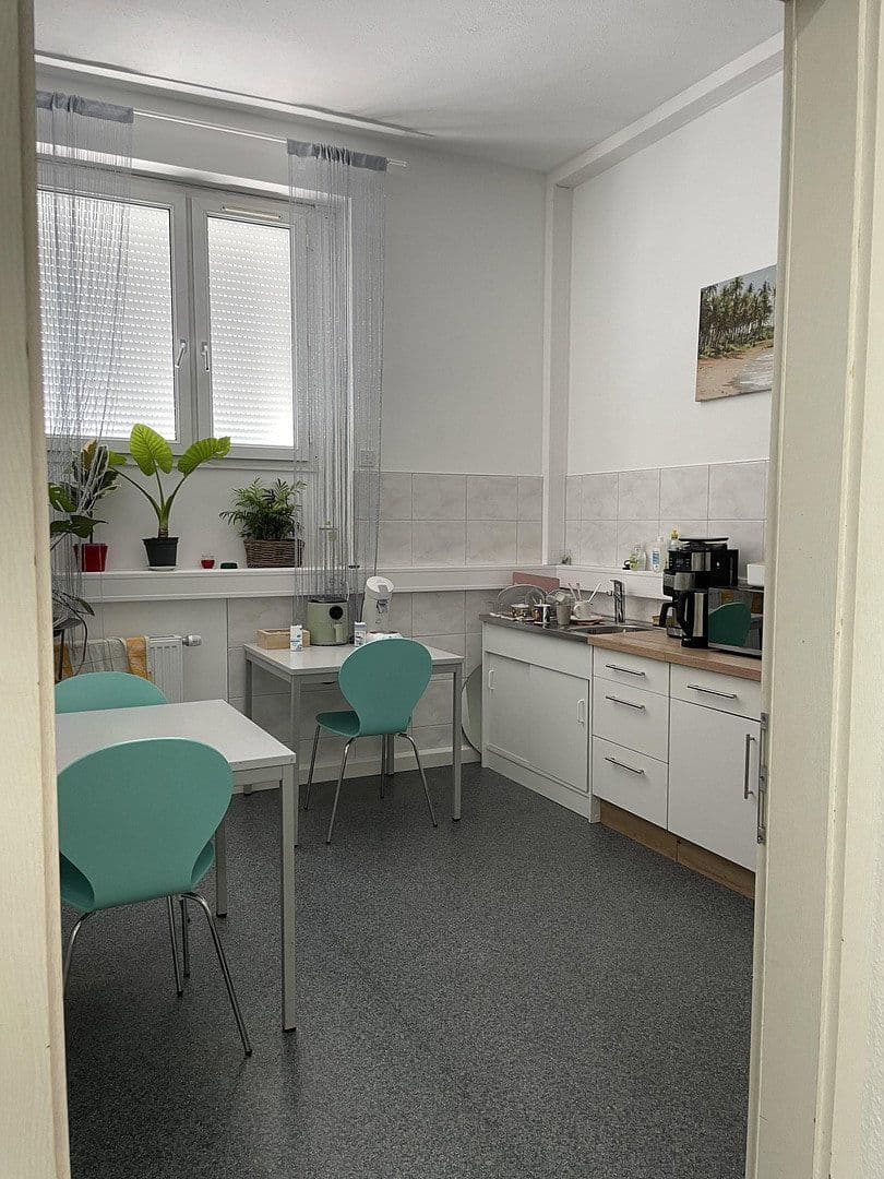 Pronájem kanceláře 200 m², Rastatt, Bádensko-Württembersko Pronájem kanceláře 200 m², Rastatt, Bádensko-Württembersko