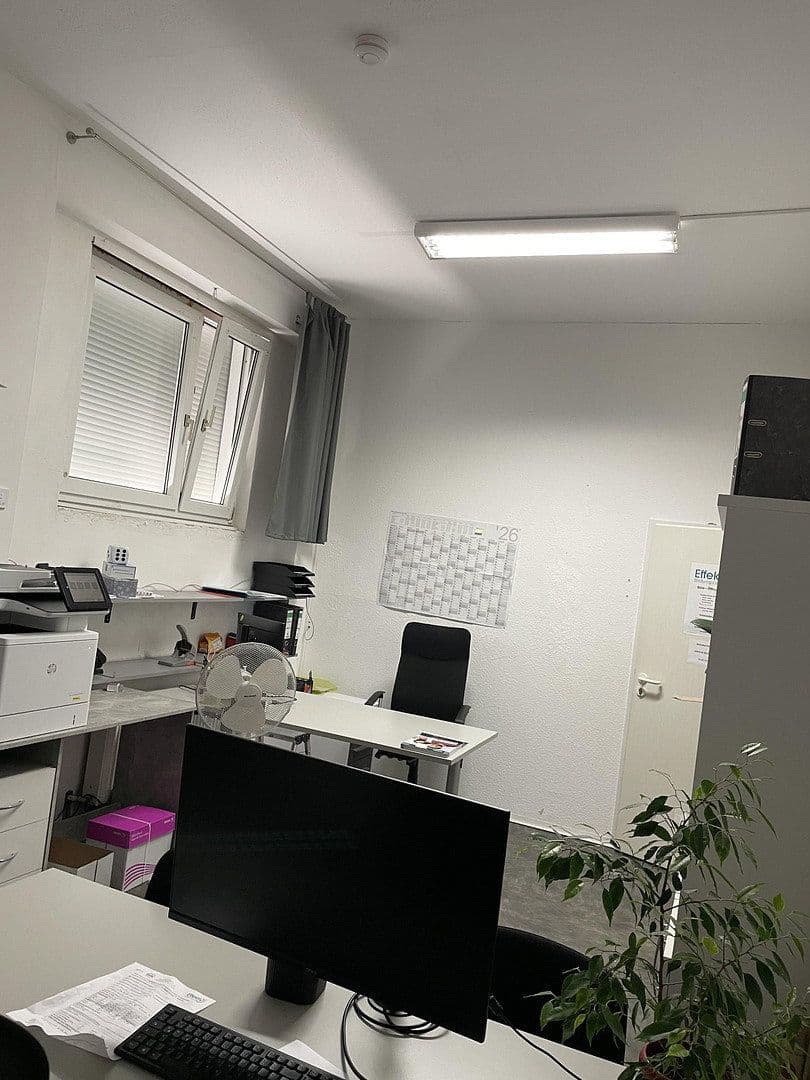 Pronájem kanceláře 200 m², Rastatt, Bádensko-Württembersko Pronájem kanceláře 200 m², Rastatt, Bádensko-Württembersko