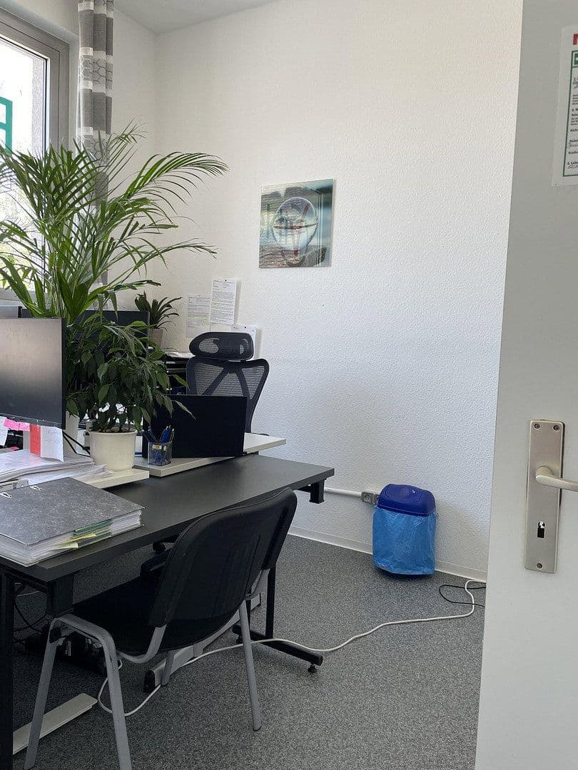 Pronájem kanceláře 200 m², Rastatt, Bádensko-Württembersko Pronájem kanceláře 200 m², Rastatt, Bádensko-Württembersko