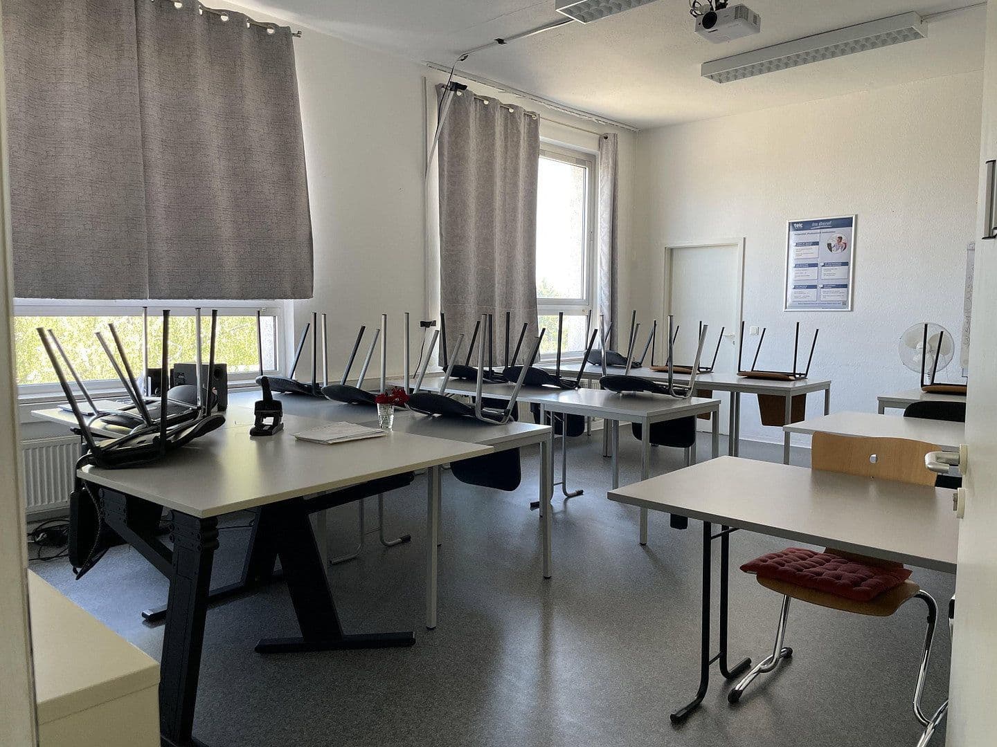Pronájem kanceláře 200 m², Rastatt, Bádensko-Württembersko Pronájem kanceláře 200 m², Rastatt, Bádensko-Württembersko