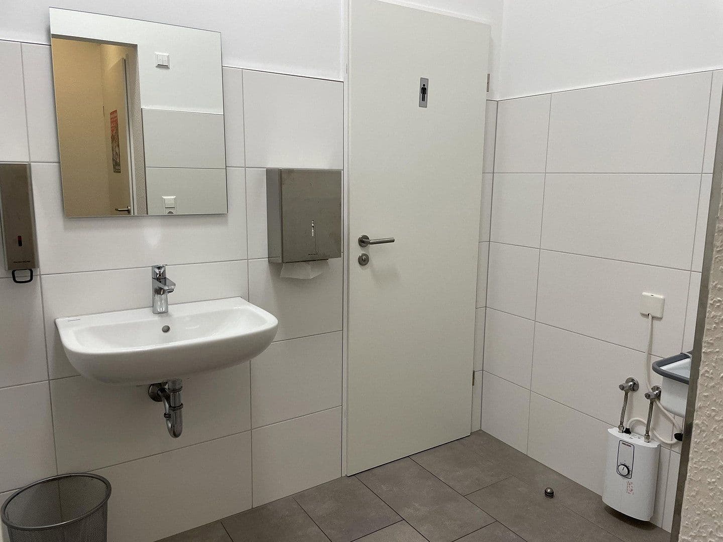 Pronájem kanceláře 200 m², Rastatt, Bádensko-Württembersko Pronájem kanceláře 200 m², Rastatt, Bádensko-Württembersko