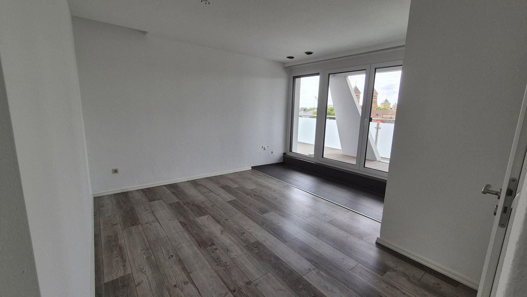 Pronájem bytu 5+1 150 m², Osnabrück, Dolní Sasko Pronájem bytu 5+1 150 m², Osnabrück, Dolní Sasko
