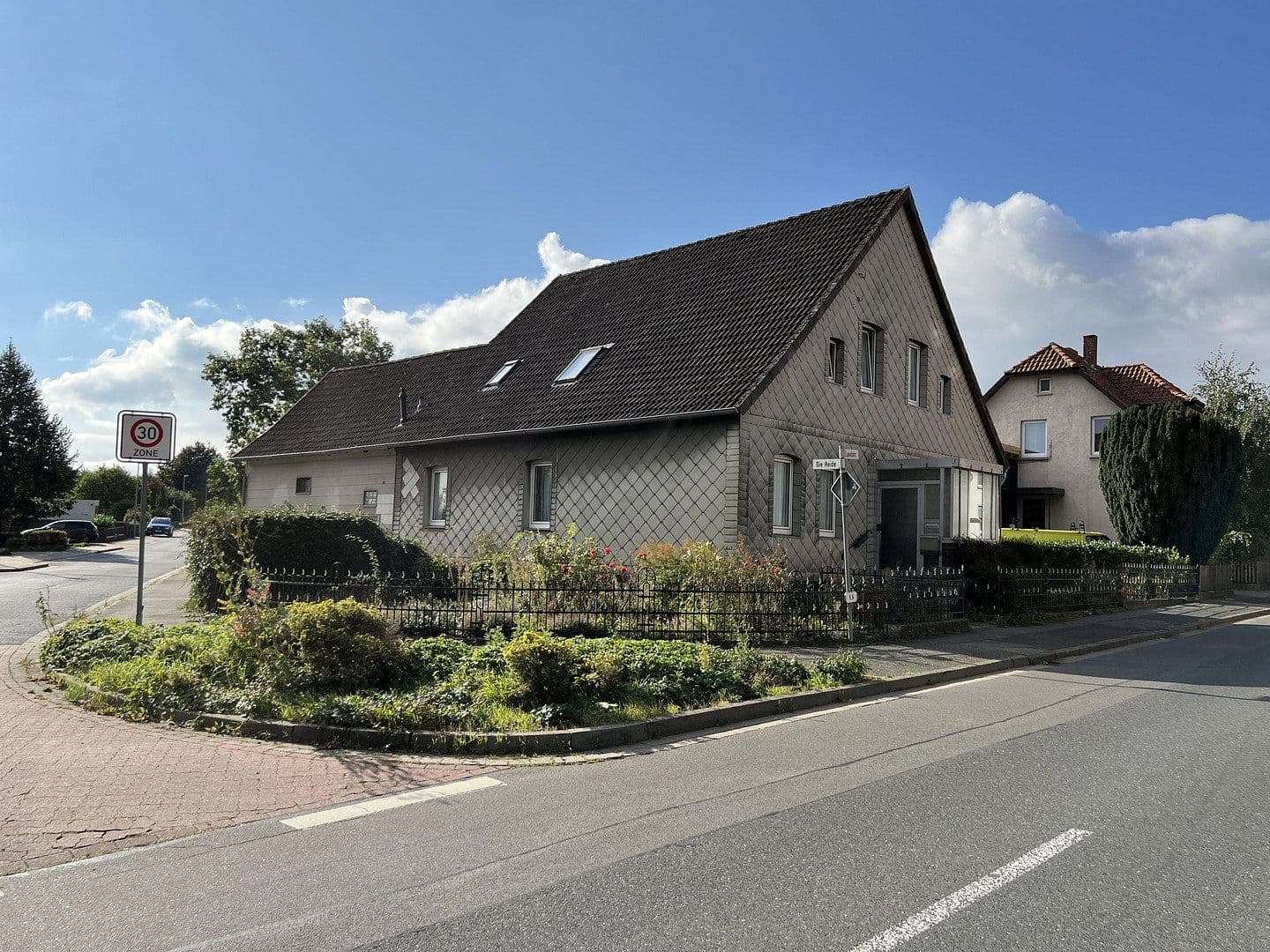 Prodej pozemku 629 m², Landstraße 52, Barsinghausen, Dolní Sasko Prodej pozemku 629 m², Landstraße 52, Barsinghausen, Dolní Sasko
