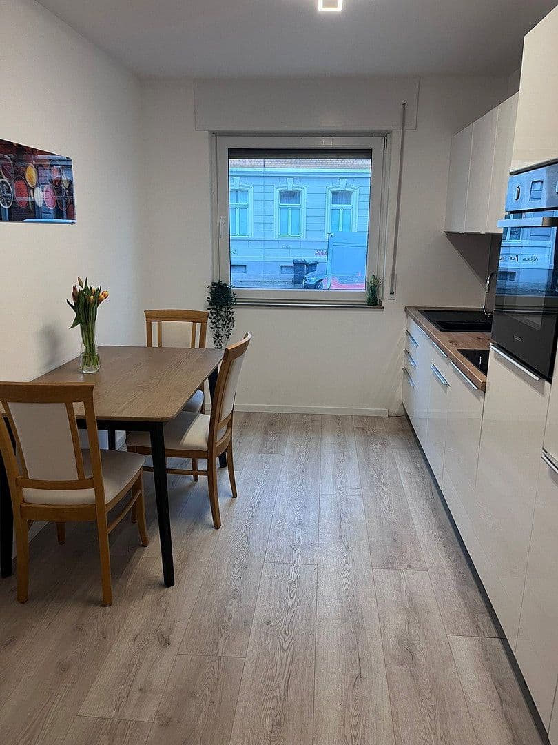 Pronájem bytu 2+1 62 m², Düsseldorfer Straße 37, Köln, Severní Porýní-Vestfálsko Pronájem bytu 2+1 62 m², Düsseldorfer Straße 37, Köln, Severní Porýní-Vestfálsko