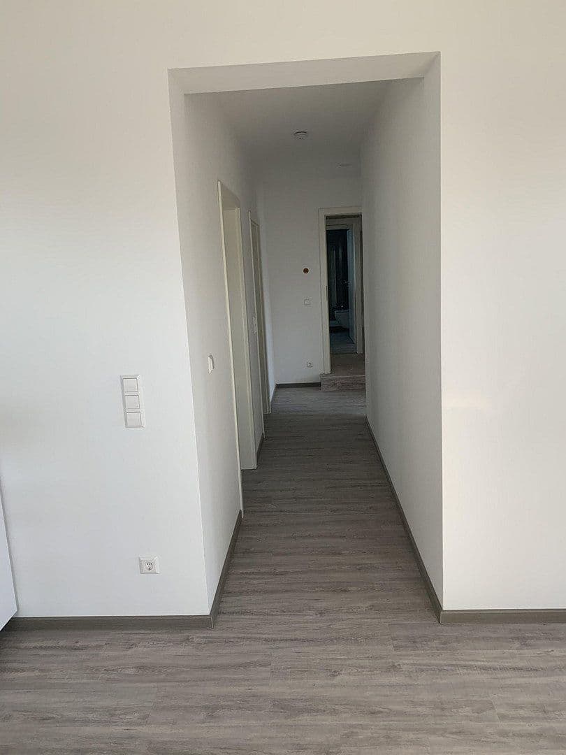 Pronájem bytu 3+1 82 m², Schöneckerstr 27, Gondershausen, Porýní-Falc Pronájem bytu 3+1 82 m², Schöneckerstr 27, Gondershausen, Porýní-Falc