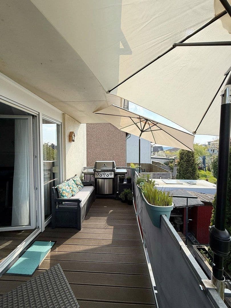 Prodej bytu 3+1 85 m², Cologne, Severní Porýní-Vestfálsko Prodej bytu 3+1 85 m², Cologne, Severní Porýní-Vestfálsko