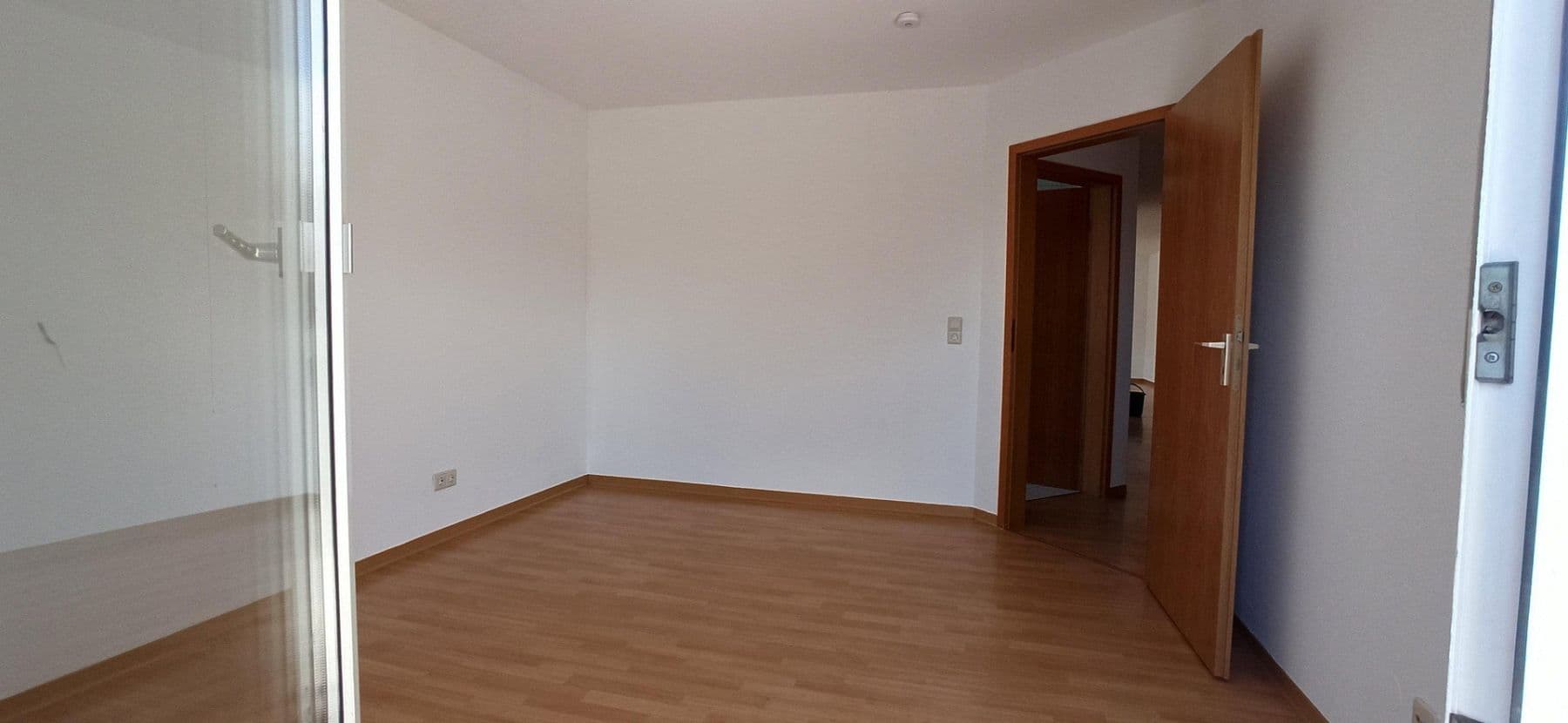 Prodej bytu 3+1 94 m², Linkenheim-Hochstetten, Bádensko-Württembersko Prodej bytu 3+1 94 m², Linkenheim-Hochstetten, Bádensko-Württembersko