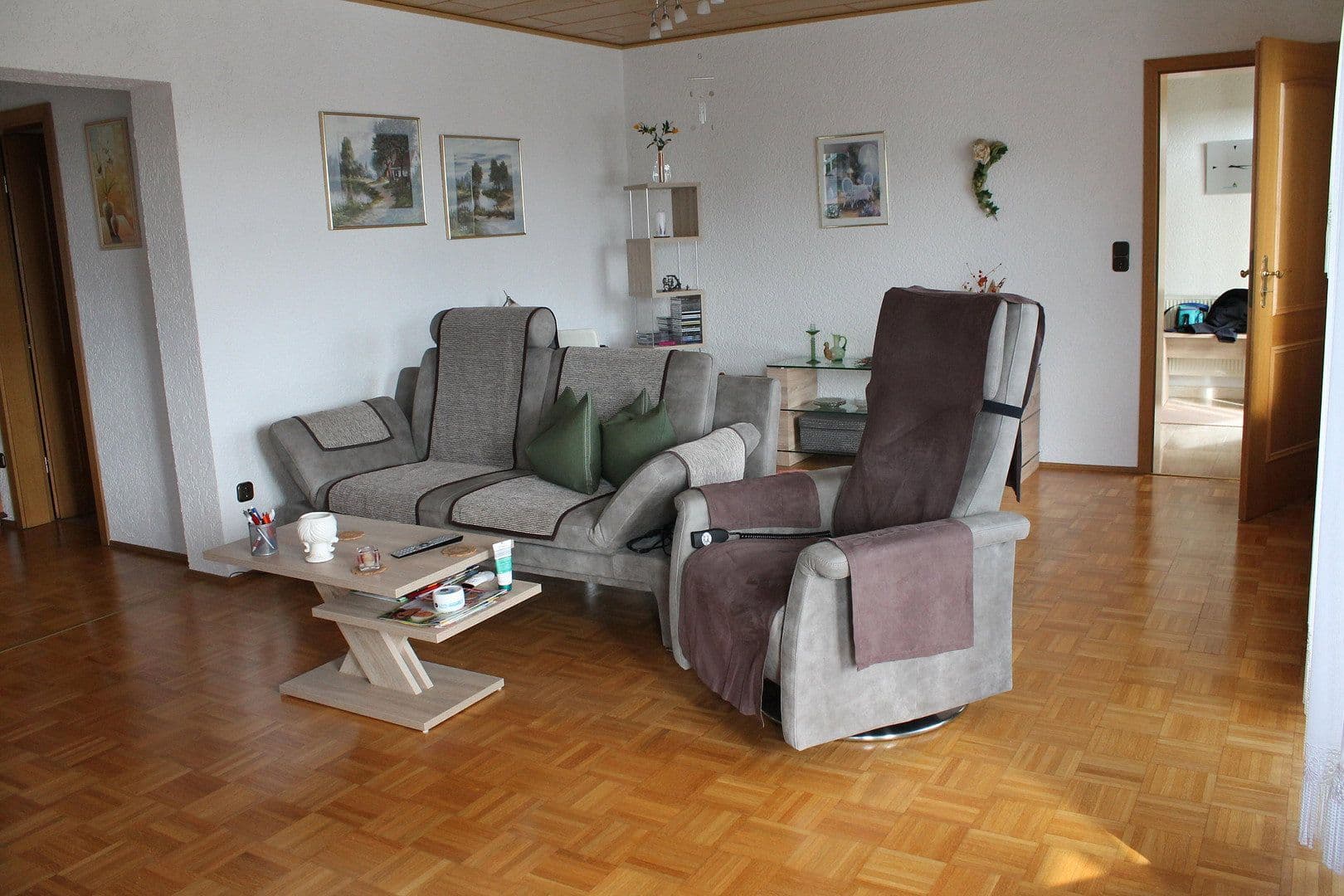 Pronájem bytu 3+kk 104 m², Büchelbergweg 24, Sulzdorf an der Lederhecke, Bavorsko Pronájem bytu 3+kk 104 m², Büchelbergweg 24, Sulzdorf an der Lederhecke, Bavorsko