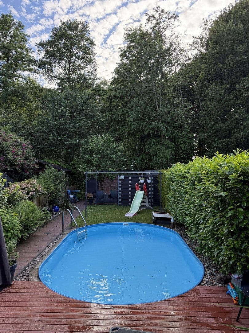 Prodej domu 112 m², pozemek 294 m², Emil-Lueken-Straße 15, Wilhelmshaven, Dolní Sasko Prodej domu 112 m², pozemek 294 m², Emil-Lueken-Straße 15, Wilhelmshaven, Dolní Sasko