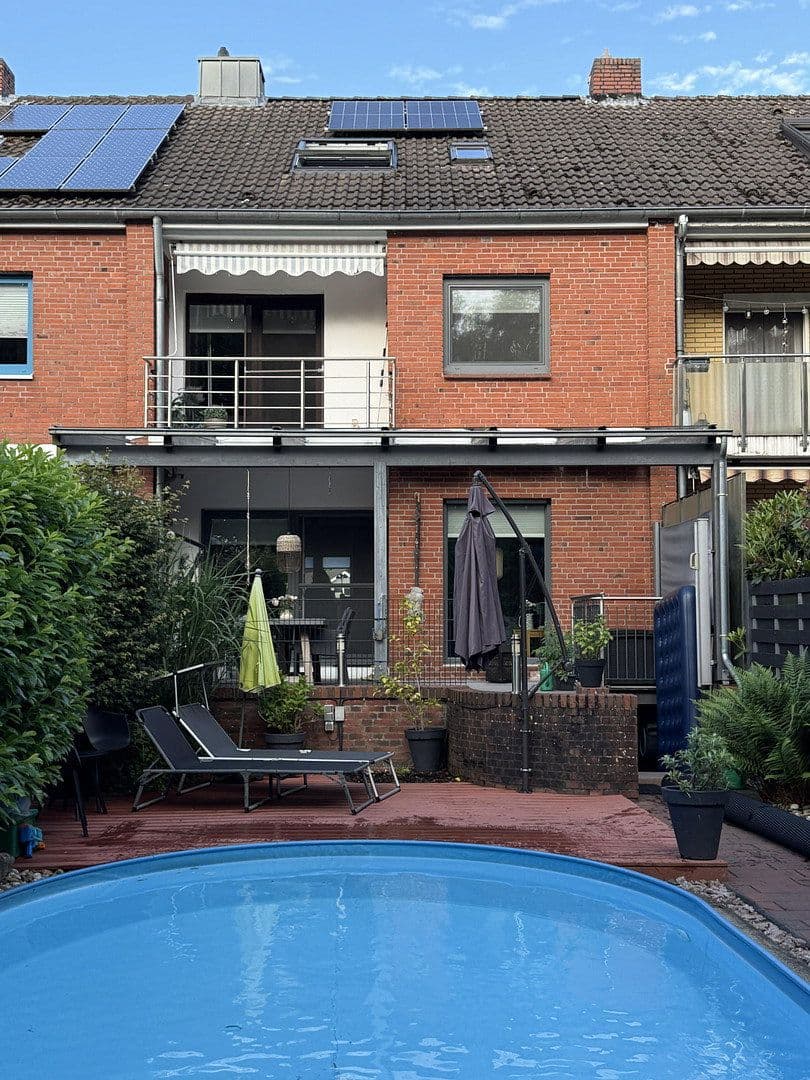 Prodej domu 112 m², pozemek 294 m², Emil-Lueken-Straße 15, Wilhelmshaven, Dolní Sasko Prodej domu 112 m², pozemek 294 m², Emil-Lueken-Straße 15, Wilhelmshaven, Dolní Sasko