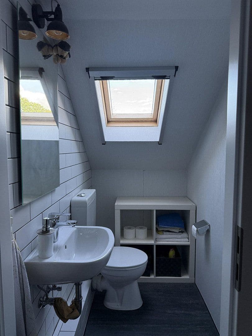 Prodej domu 112 m², pozemek 294 m², Emil-Lueken-Straße 15, Wilhelmshaven, Dolní Sasko Prodej domu 112 m², pozemek 294 m², Emil-Lueken-Straße 15, Wilhelmshaven, Dolní Sasko