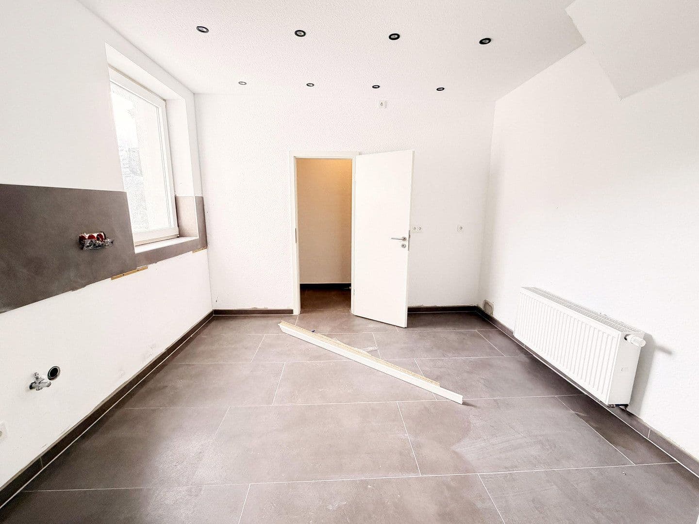 Prodej domu 167 m², pozemek 253 m², Adenauer Straße 23, Altenbeken, Severní Porýní-Vestfálsko Prodej domu 167 m², pozemek 253 m², Adenauer Straße 23, Altenbeken, Severní Porýní-Vestfálsko
