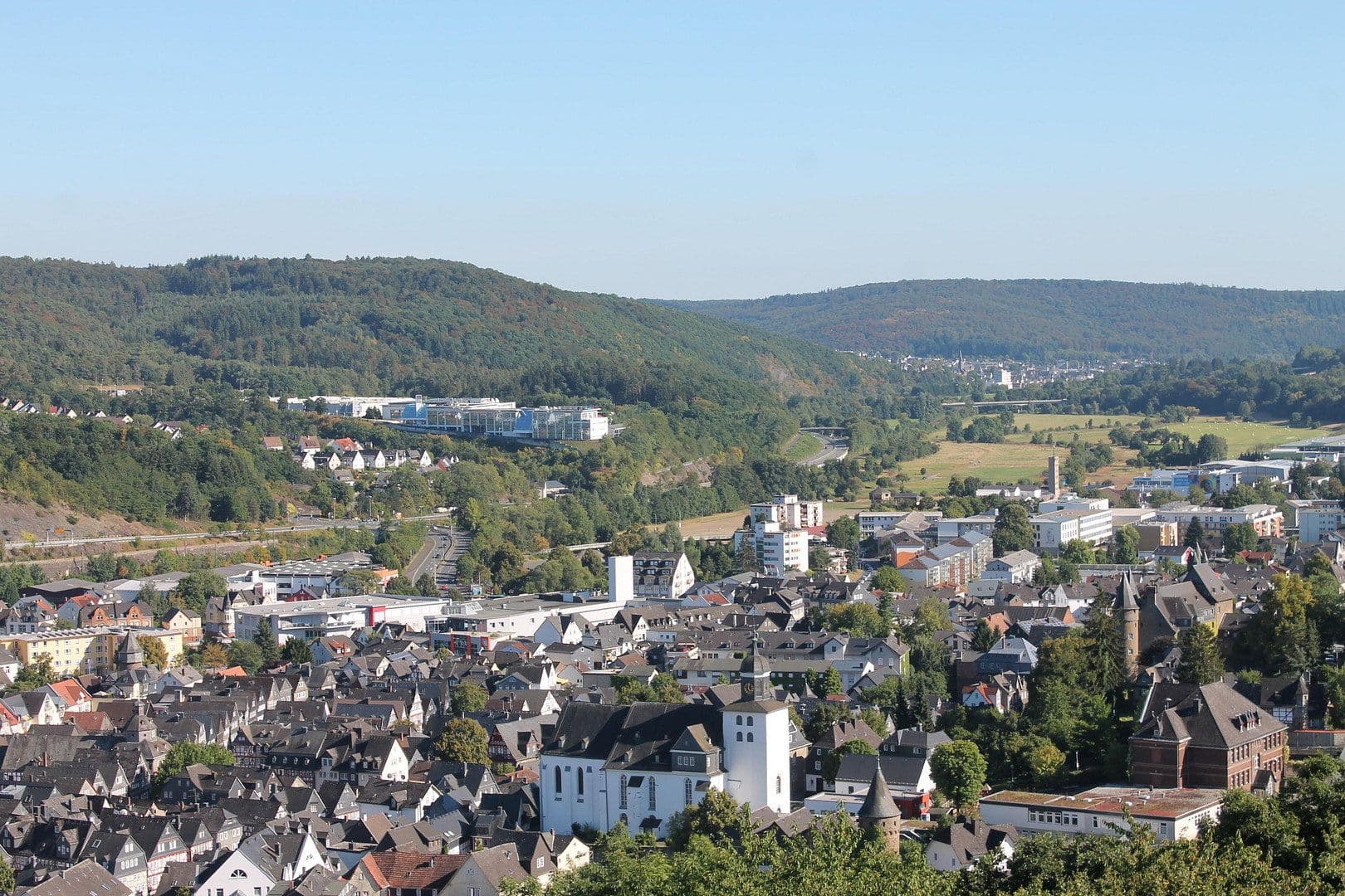 Pronájem domu 240 m², pozemek 720 m², Herborn, Hessen Pronájem domu 240 m², pozemek 720 m², Herborn, Hessen