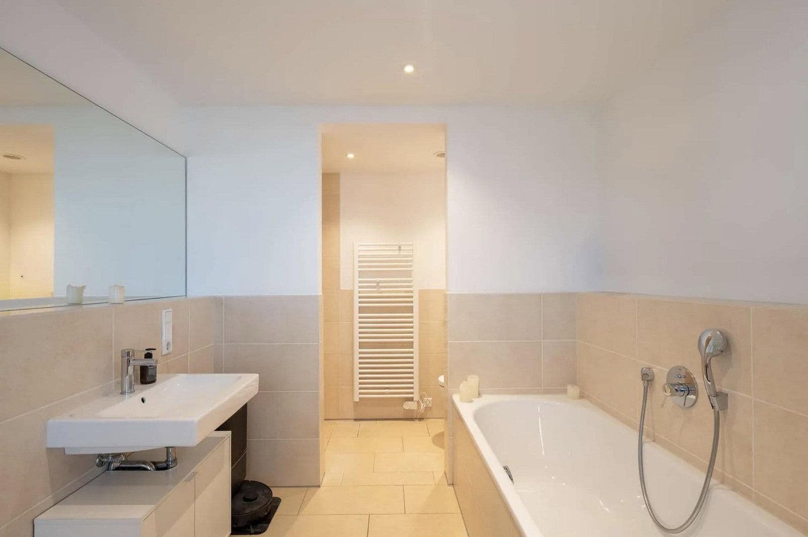 Prodej bytu 4+1 134 m², Europa-Allee 165, Frankfurt/Main, Hessen Prodej bytu 4+1 134 m², Europa-Allee 165, Frankfurt/Main, Hessen