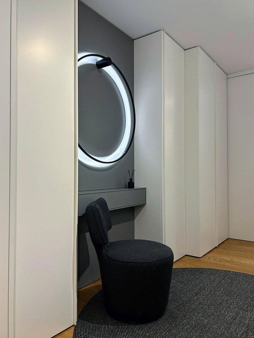 Prodej bytu 4+1 134 m², Europa-Allee 165, Frankfurt/Main, Hessen Prodej bytu 4+1 134 m², Europa-Allee 165, Frankfurt/Main, Hessen