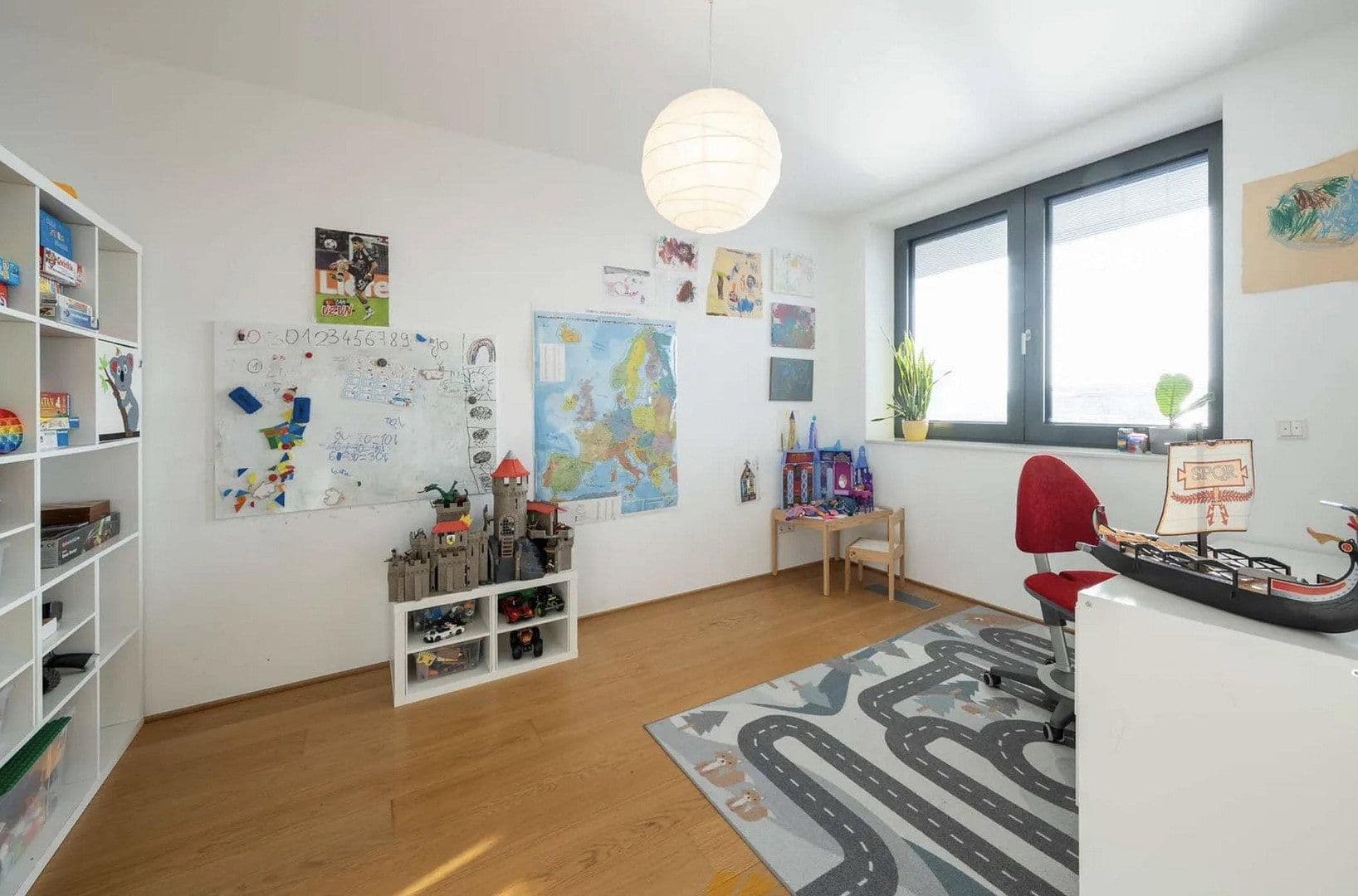 Prodej bytu 4+1 134 m², Europa-Allee 165, Frankfurt/Main, Hessen Prodej bytu 4+1 134 m², Europa-Allee 165, Frankfurt/Main, Hessen