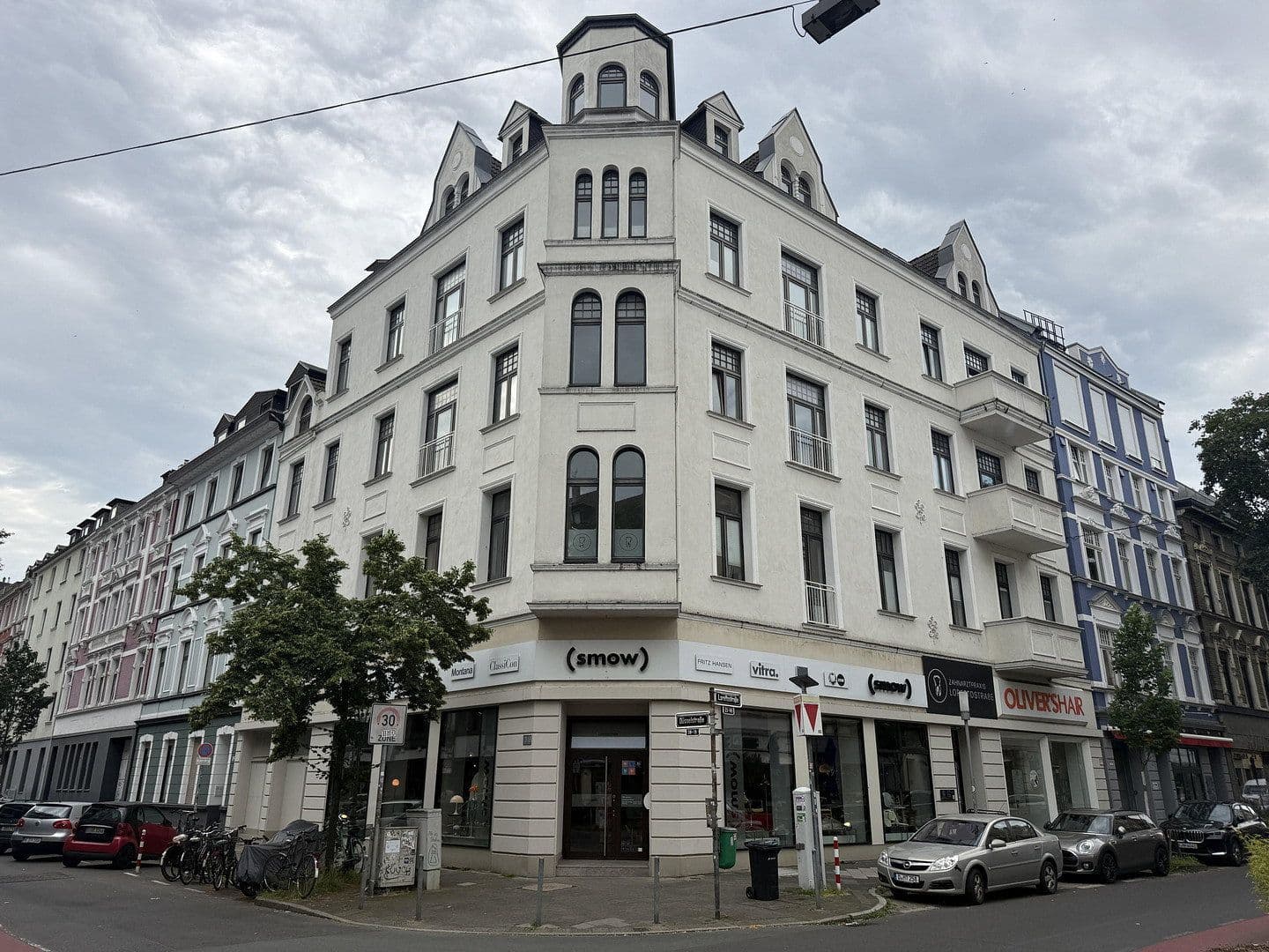 Prodej bytu 4+kk 158 m², Düsseldorf, Severní Porýní-Vestfálsko Prodej bytu 4+kk 158 m², Düsseldorf, Severní Porýní-Vestfálsko