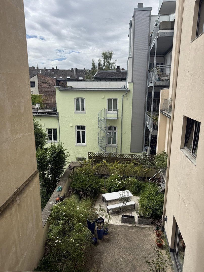 Prodej bytu 4+kk 158 m², Düsseldorf, Severní Porýní-Vestfálsko Prodej bytu 4+kk 158 m², Düsseldorf, Severní Porýní-Vestfálsko