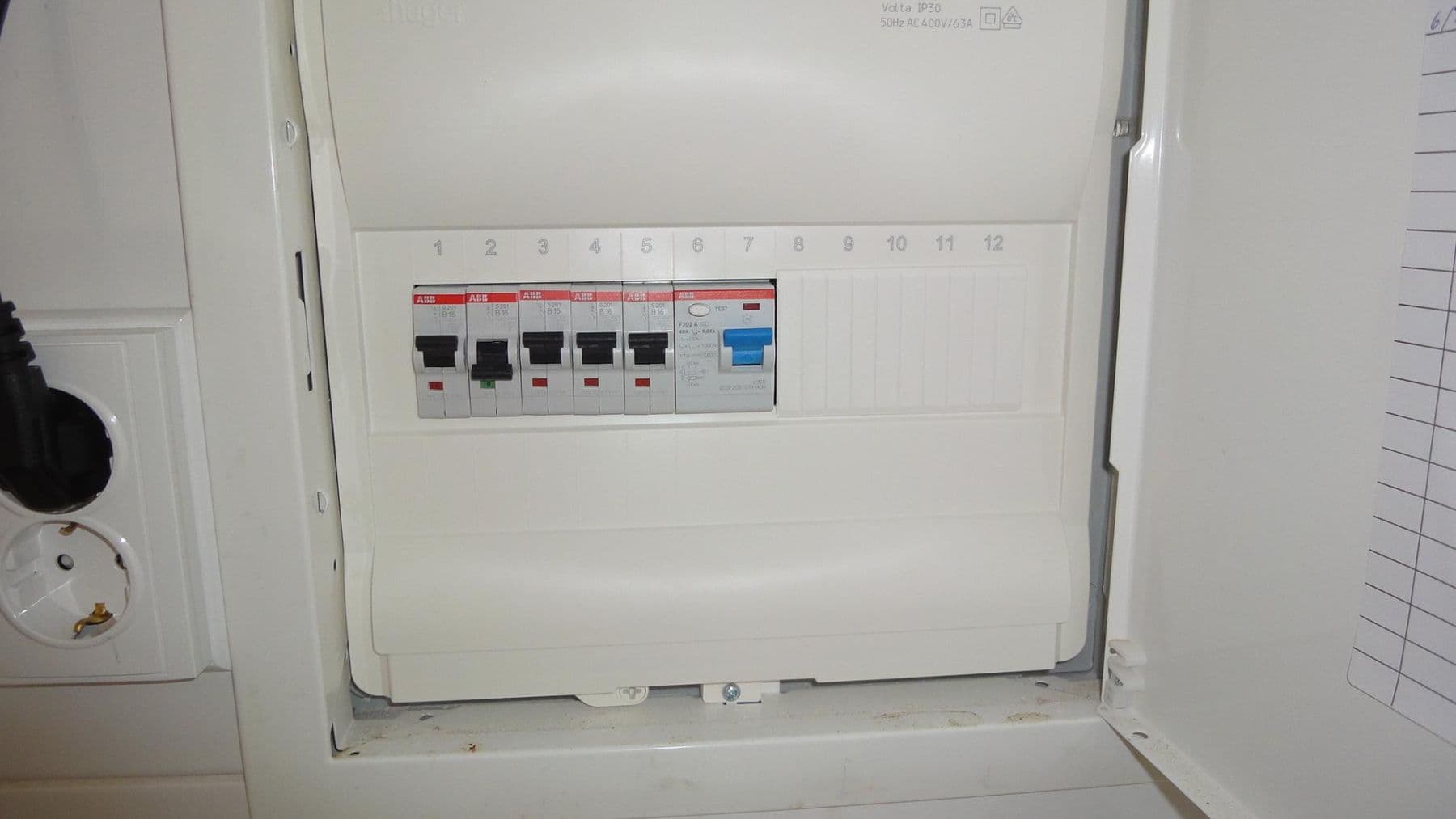 Prodej bytu 1+1 24 m², Holzbachstr. 18, Germering, Bavorsko Prodej bytu 1+1 24 m², Holzbachstr. 18, Germering, Bavorsko