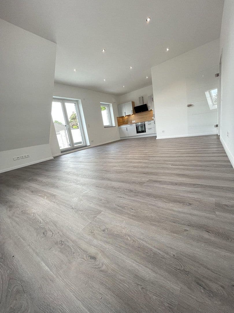 Pronájem bytu 3+1 82 m², Uphuser Heerstr. 92, Achim, Dolní Sasko Pronájem bytu 3+1 82 m², Uphuser Heerstr. 92, Achim, Dolní Sasko