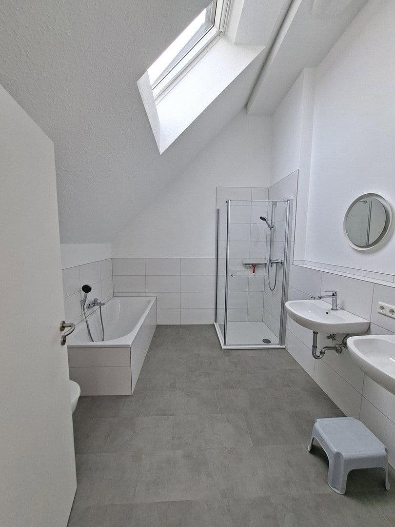 Pronájem domu 155 m², pozemek 16 m², Neureuter Hauptstraße 314, Karlsruhe, Bádensko-Württembersko Pronájem domu 155 m², pozemek 16 m², Neureuter Hauptstraße 314, Karlsruhe, Bádensko-Württembersko