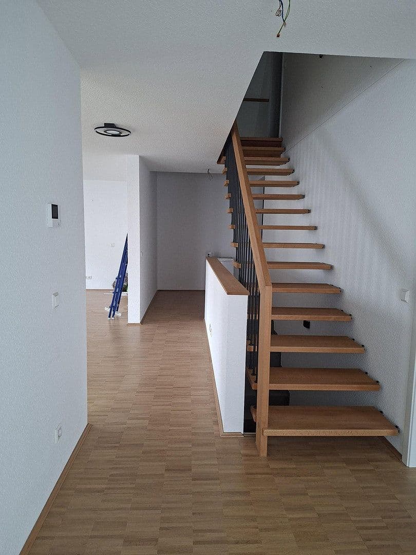 Pronájem domu 155 m², pozemek 16 m², Neureuter Hauptstraße 314, Karlsruhe, Bádensko-Württembersko Pronájem domu 155 m², pozemek 16 m², Neureuter Hauptstraße 314, Karlsruhe, Bádensko-Württembersko