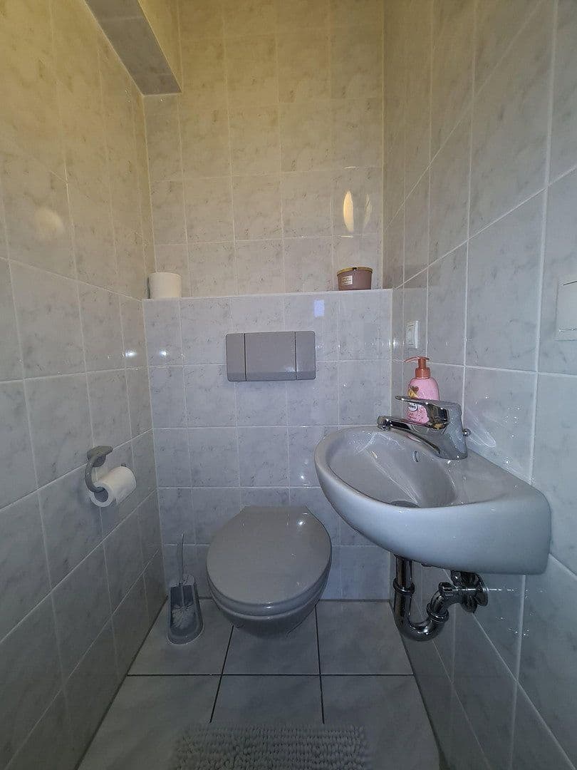Prodej bytu 3+1 72 m², Vallendar, Porýní-Falc Prodej bytu 3+1 72 m², Vallendar, Porýní-Falc