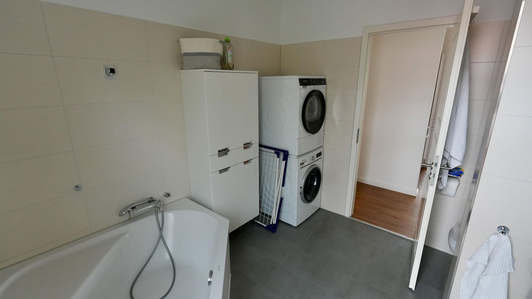Pronájem bytu 4+1 102 m², Sonntagstr 28, Berlin, Berlín Pronájem bytu 4+1 102 m², Sonntagstr 28, Berlin, Berlín