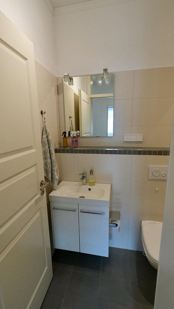 Pronájem bytu 4+1 102 m², Sonntagstr 28, Berlin, Berlín Pronájem bytu 4+1 102 m², Sonntagstr 28, Berlin, Berlín