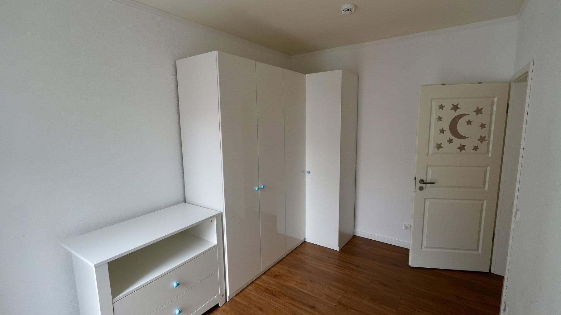 Pronájem bytu 4+1 102 m², Sonntagstr 28, Berlin, Berlín Pronájem bytu 4+1 102 m², Sonntagstr 28, Berlin, Berlín