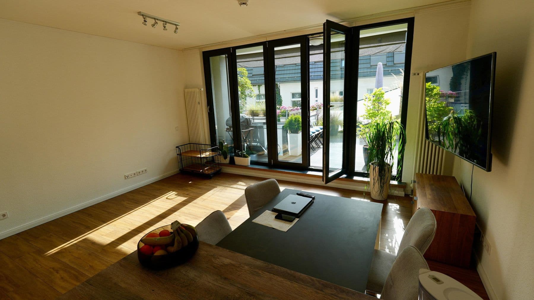 Pronájem bytu 4+1 102 m², Sonntagstr 28, Berlin, Berlín Pronájem bytu 4+1 102 m², Sonntagstr 28, Berlin, Berlín