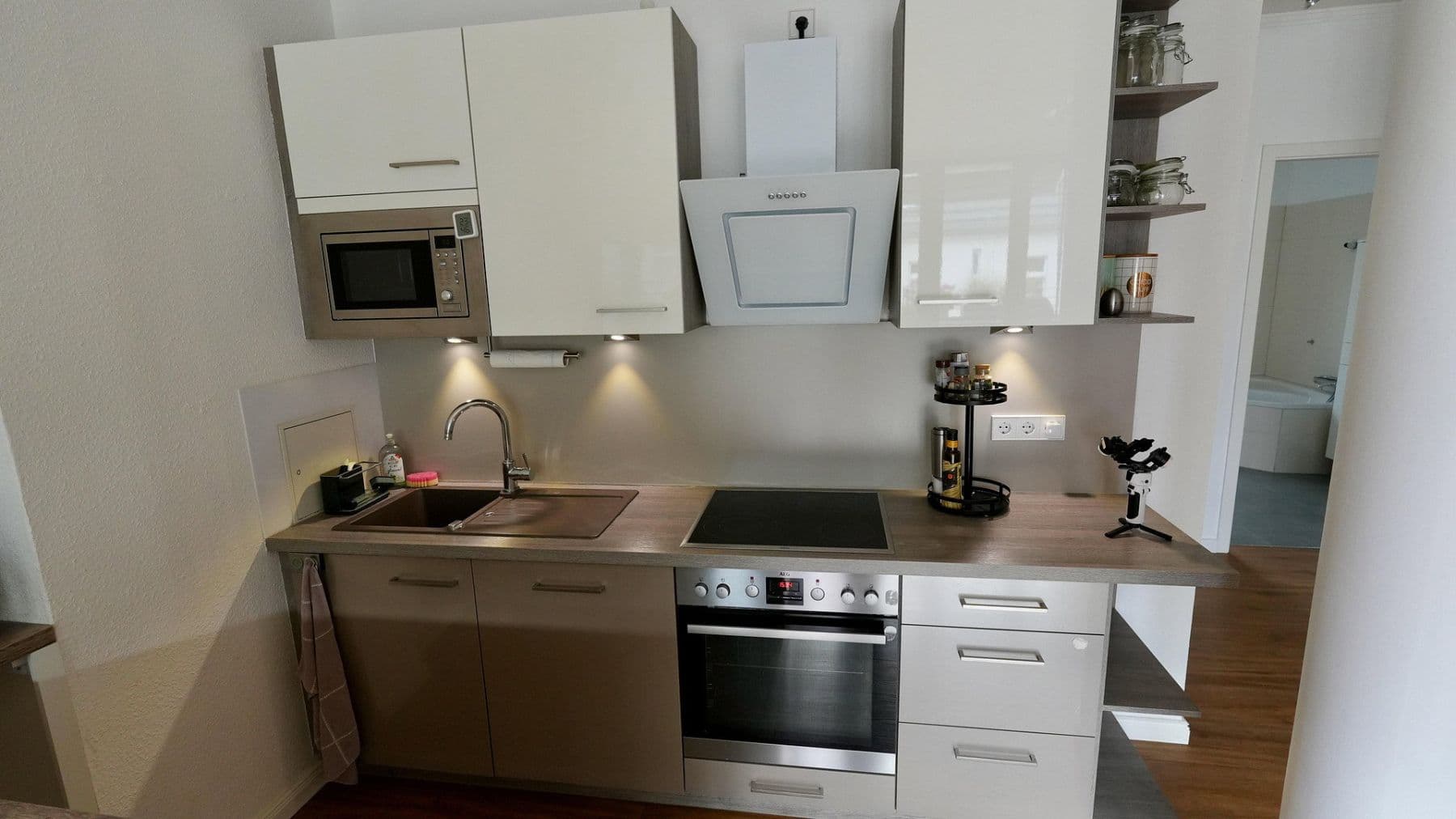 Pronájem bytu 4+1 102 m², Sonntagstr 28, Berlin, Berlín Pronájem bytu 4+1 102 m², Sonntagstr 28, Berlin, Berlín