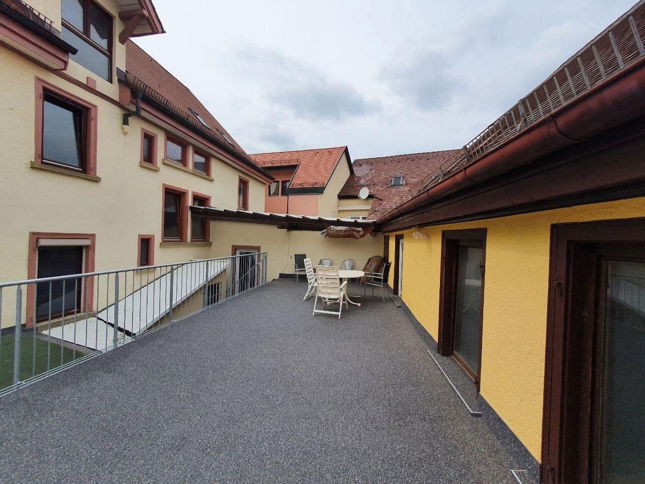 Pronájem bytu 2+1 76 m², Bahnhofstraße 9, Rottenburg am Neckar, Bádensko-Württembersko Pronájem bytu 2+1 76 m², Bahnhofstraße 9, Rottenburg am Neckar, Bádensko-Württembersko