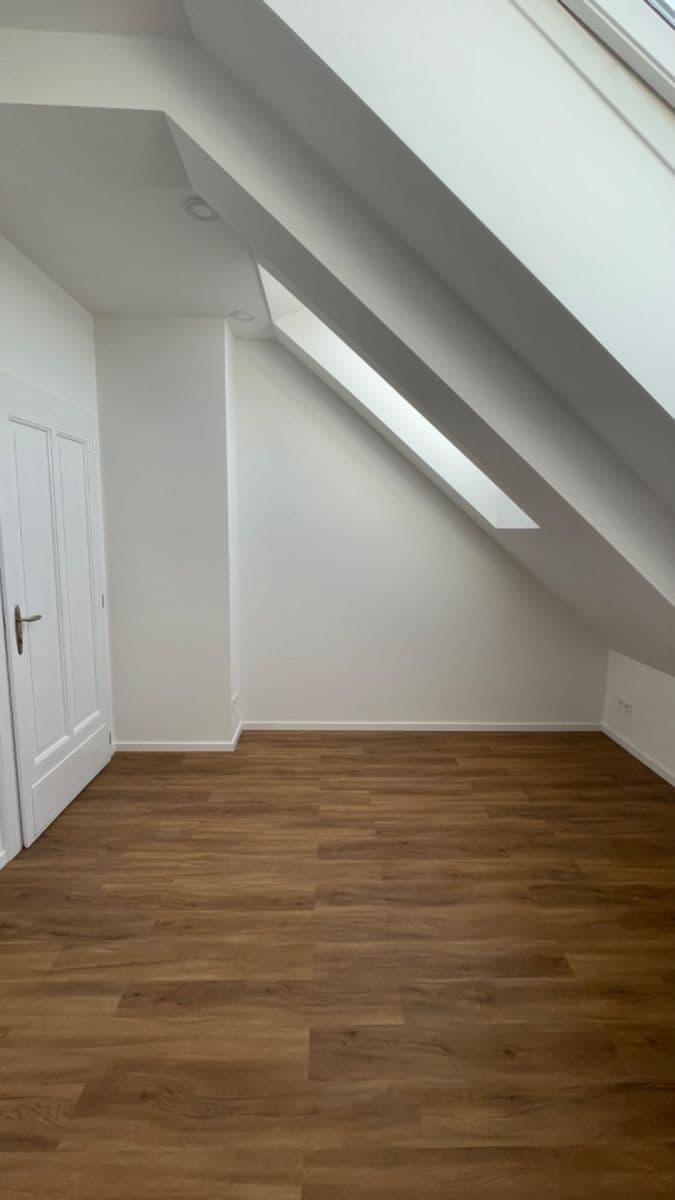 Pronájem bytu 2+1 45 m², Nikoly Tesly, Praha, Praha Pronájem bytu 2+1 45 m², Nikoly Tesly, Praha, Praha