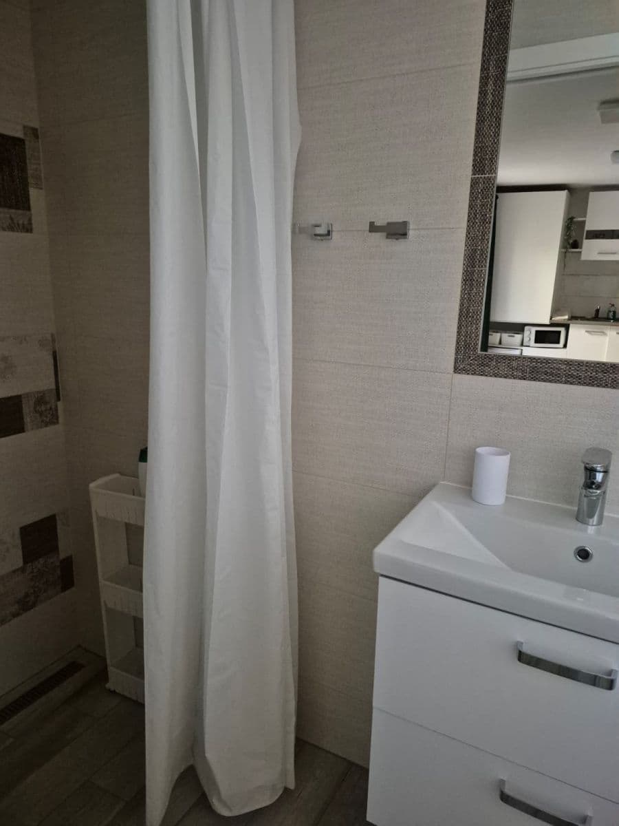 Pronájem kanceláře 25 m², Kostelecká, Praha, Praha Pronájem kanceláře 25 m², Kostelecká, Praha, Praha
