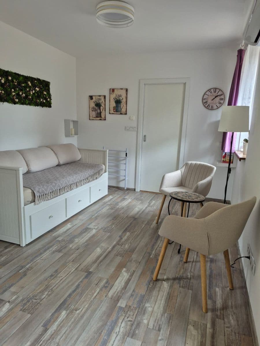 Pronájem kanceláře 25 m², Kostelecká, Praha, Praha Pronájem kanceláře 25 m², Kostelecká, Praha, Praha