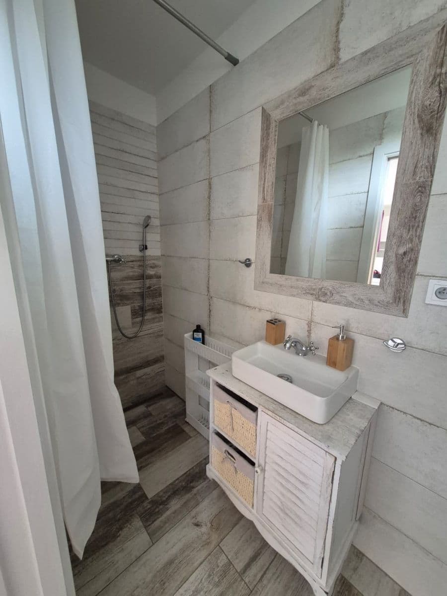 Pronájem kanceláře 25 m², Kostelecká, Praha, Praha Pronájem kanceláře 25 m², Kostelecká, Praha, Praha