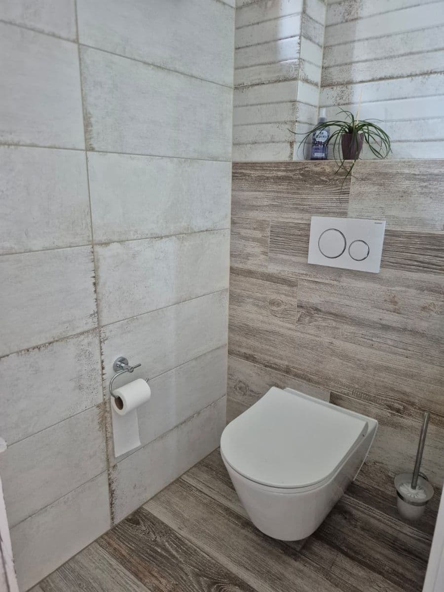 Pronájem kanceláře 25 m², Kostelecká, Praha, Praha Pronájem kanceláře 25 m², Kostelecká, Praha, Praha