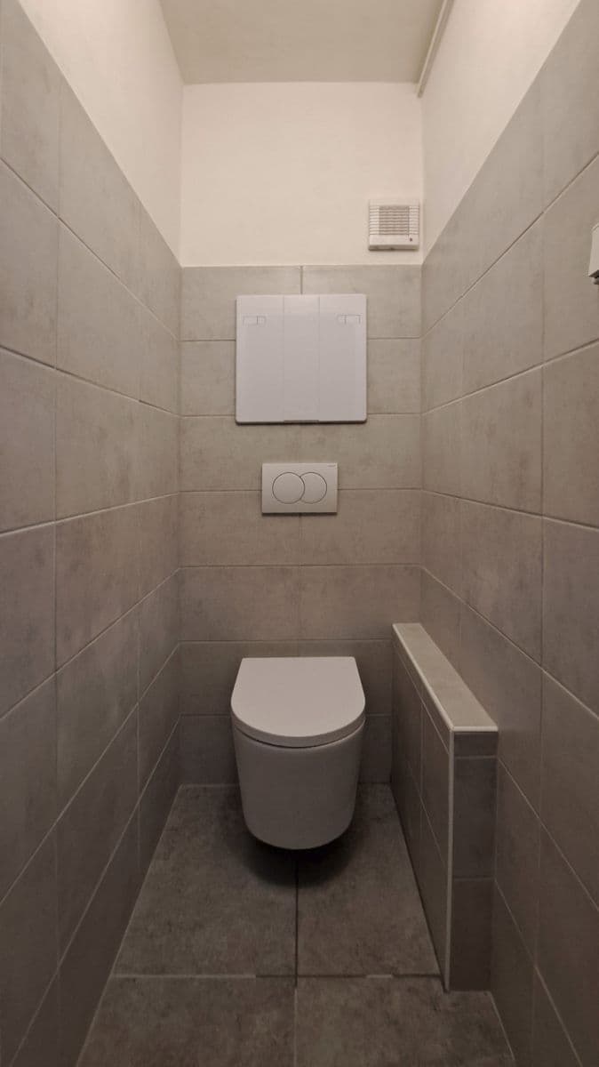 Pronájem bytu 3+1 75 m², Haklova, Hostivice, Středočeský kraj Pronájem bytu 3+1 75 m², Haklova, Hostivice, Středočeský kraj